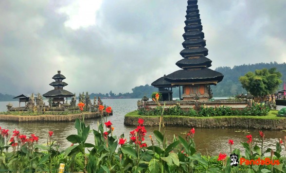 【バリ島】ウルン ダヌ ブラタン寺院・タマンアユン寺院・タナロットでのサンセット♪バリ島パワースポット1日満喫観光＜昼食・夕食付き＞